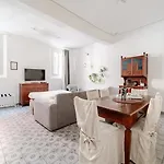 Oasis In The Center With Garden - Up To 5 Guests *