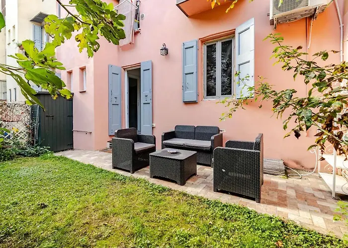 Oasis In The Centre Of