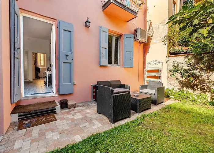 Oasis In The Centre Of * Bologne