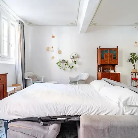 Oasis In The Center With Garden By Synergy Up To 5 Guests
