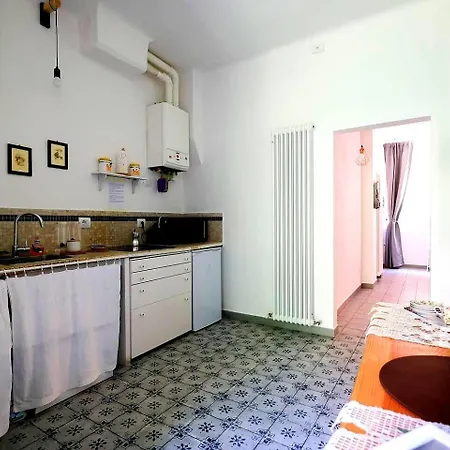 Oasis In The Center With Garden By Synergy Up To 5 Guests Appartement *