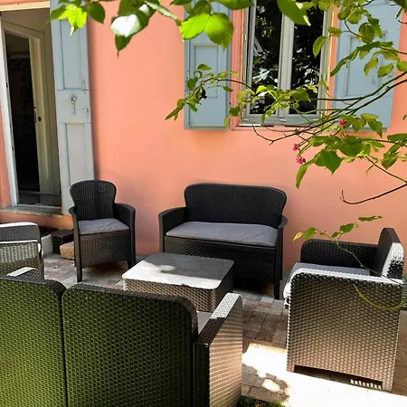 Oasis In The Center With Garden By Synergy Up To 5 Guests
