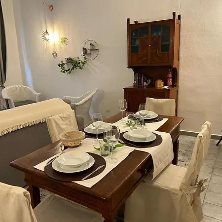 Oasis In The Center With Garden By Synergy Up To 5 Guests