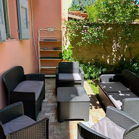 Apartment Oasis In The Center With Garden By Synergy Up To 5 Guests Bologna