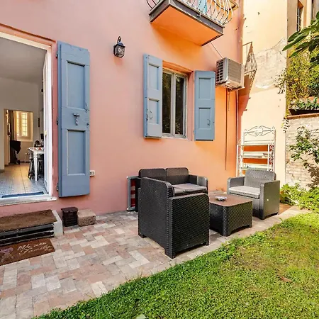 Oasis In The Center With Garden By Synergy Up To 5 Guests Apartment