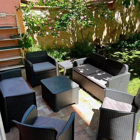 Apartament Oasis In The Center With Garden By Synergy Up To 5 Guests