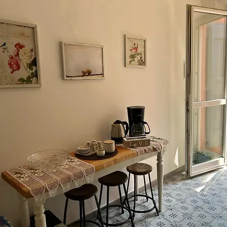 Oasis In The Center With Garden By Synergy Up To 5 Guests