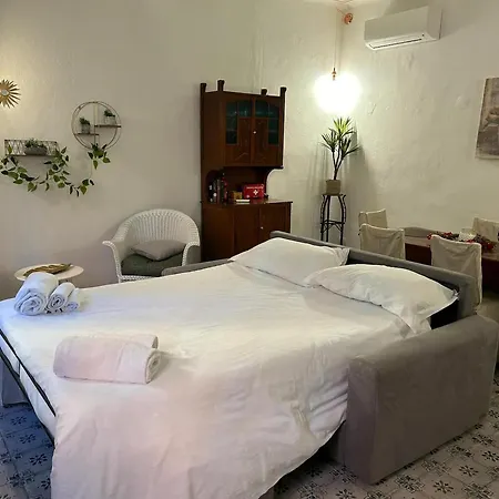 Oasis In The Center With Garden By Synergy Up To 5 Guests アパート *